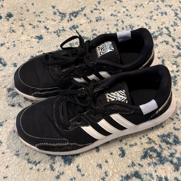 Adidas Retrorun Zebra accent black men’s size 8 Running Shoes athletic active - Picture 3 of 9